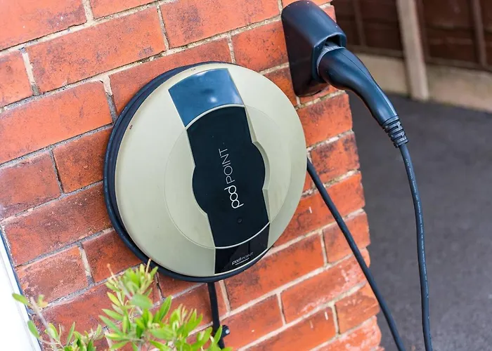 Pass The Keys Picture Perfect Haven In Didsbury Village - Free Parking & Ev Station *