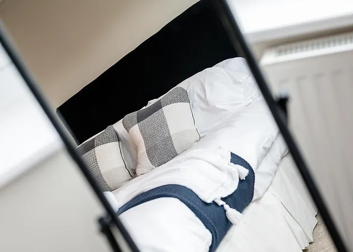 Feriehus Pass The Keys Picture Perfect Haven In Didsbury Village - Free Parking & Ev Station Manchester