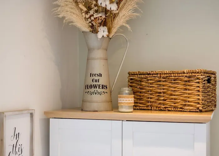 Pass The Keys Picture Perfect Haven In Didsbury Village - Free Parking & Ev Station 펜션 맨체스터