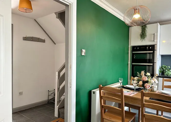 7 Guests House Old Trafford,media City,city Centre, Free Parking * Manchester