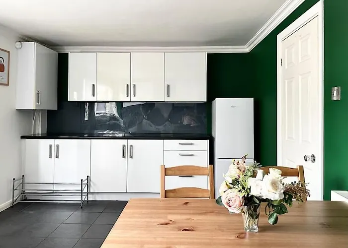 7 Guests House Old Trafford,media City,city Centre, Free Parking Ferienhaus *