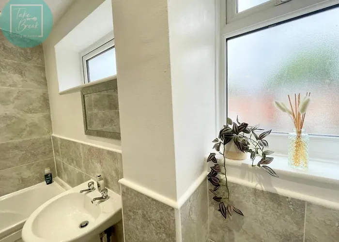 Apartman Charming 2br Swinton House -close To Center Manchester