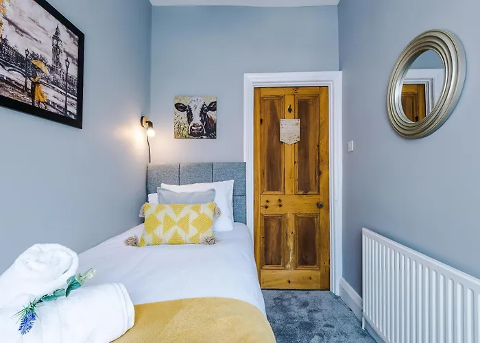 New! 3-bed Spacious In By 53 Degrees Property, Ideal For Groups, Free Parking!