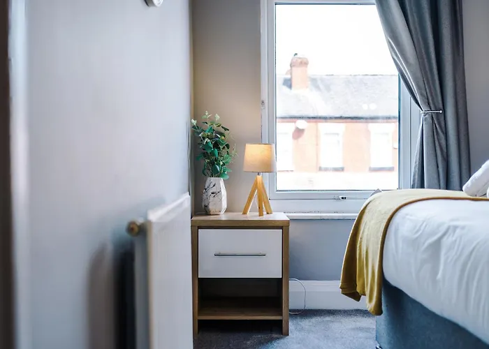 New! 3-bed Spacious In By 53 Degrees Property, Ideal For Groups, Free Parking! Σπίτι διακοπών *