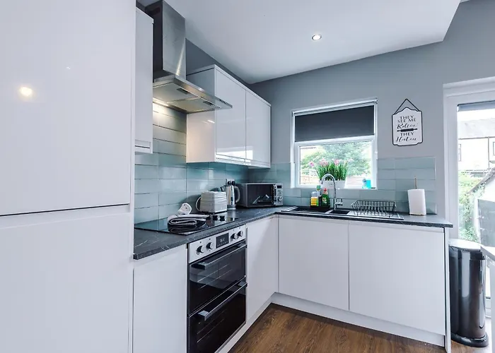 New! 3-bed Spacious In By 53 Degrees Property, Ideal For Groups, Free Parking! Μάντσεστερ