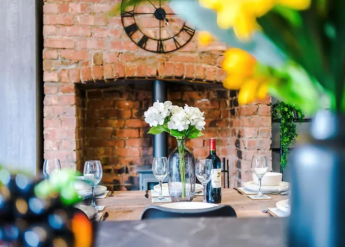 New! 3-bed Spacious In By 53 Degrees Property, Ideal For Groups, Free Parking!