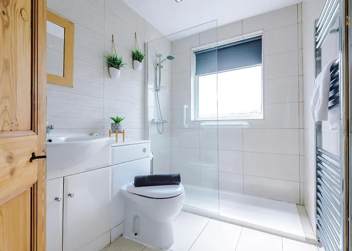 New! 3-bed Spacious In By 53 Degrees Property, Ideal For Groups, Free Parking! Σπίτι διακοπών *