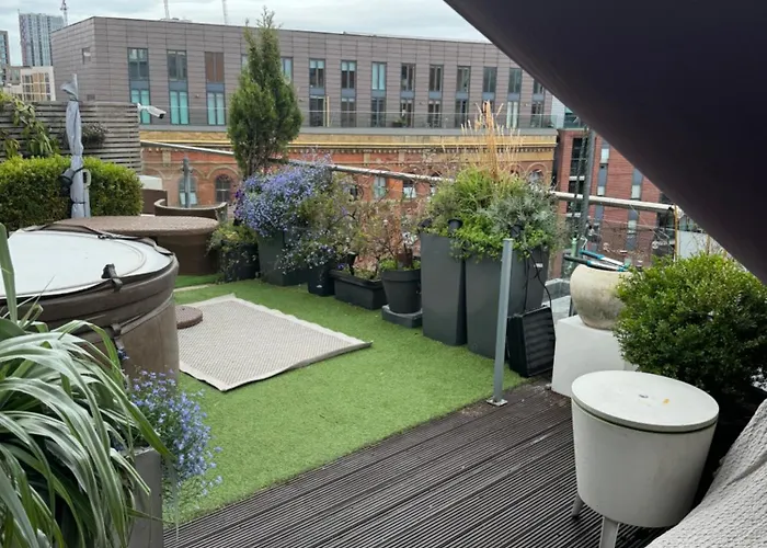 Ancoats Getaway With Terrace And Hot Tub Manchester