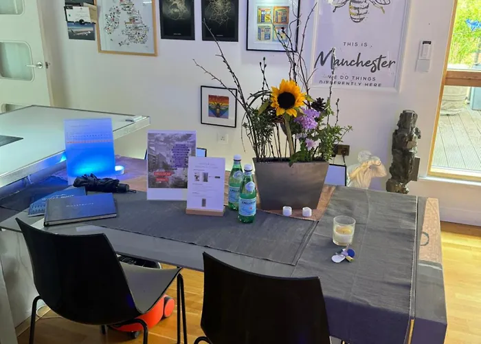 Ancoats Getaway With Terrace And Hot Tub * Manchester