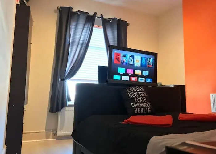 King Tv-bed En-suite Mediacity, Mufc, Salford Проживание в семье *