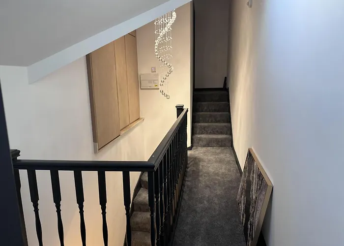 Sleeps 5 With Parking شقة