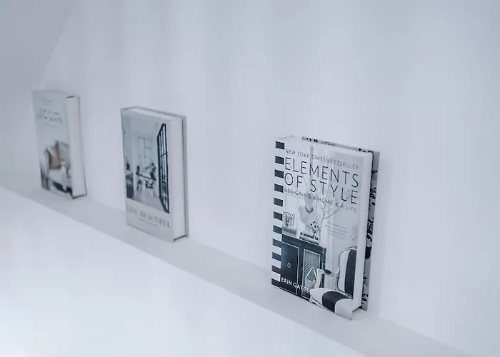 Incredible 3bed Townhouse, Rooftop Patio, Sleeps 6 *