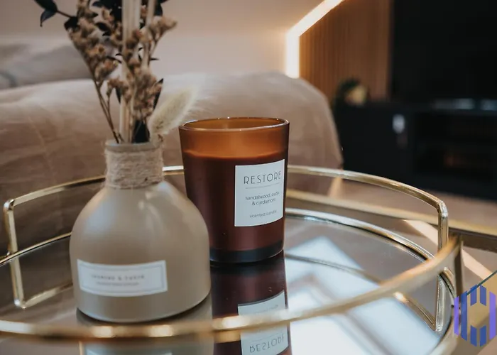 Scandi Loft Style - Sleeps 6 - Near Airport 맨체스터