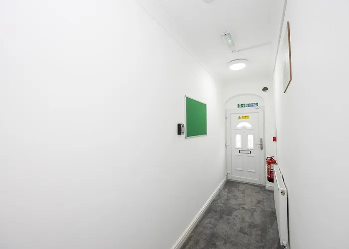 Dom wakacyjny Huge 6br Sleeps 12 Near City!