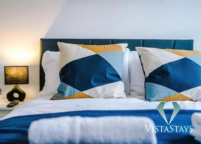 Spacious 3bdr House By Vista Short Lets & Serviced Salford With Pool Table & Free Parking Appartement