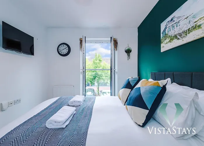 Appartement Spacious 3bdr House By Vista Short Lets & Serviced Salford With Pool Table & Free Parking Manchester