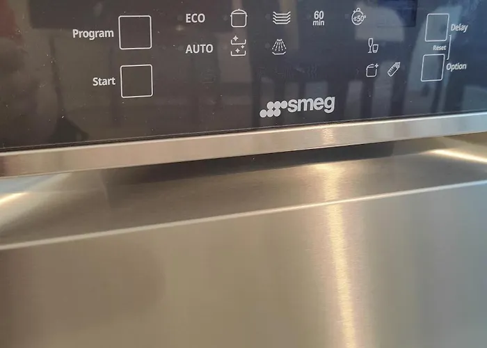 Apartament Free Private Parking - City Centre 2 Bedroom Ensuite Near Shopping & Financial Centre, Victoria Station & Ao *