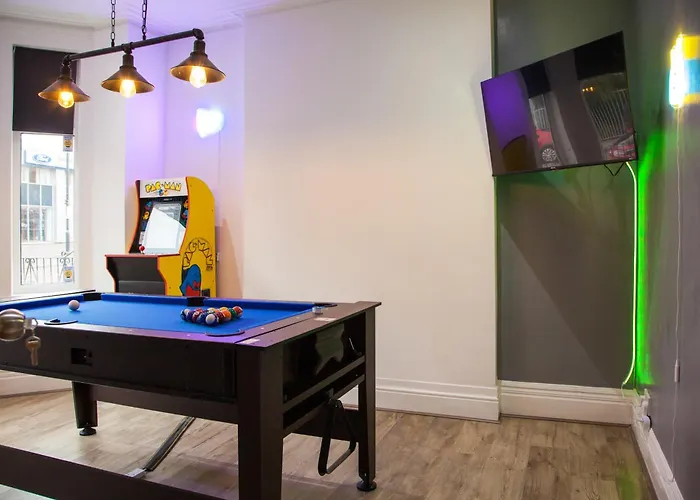 Entire Luxury In Old Trafford, Next To Mufc * マンチェスター