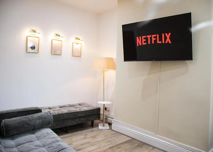 Entire Luxury In Old Trafford, Next To Mufc 別荘 *