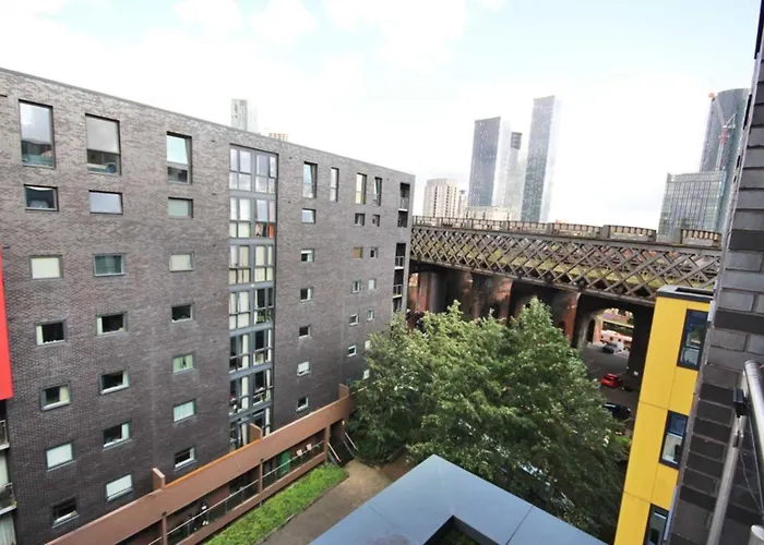 Spacious 2 Bed In Central 曼彻斯特