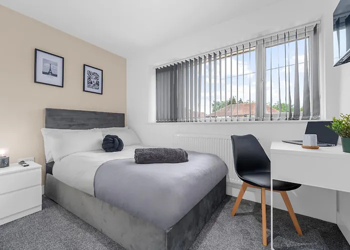 Morden En-suite - Close Cente & Etihad Stadium Homestay *