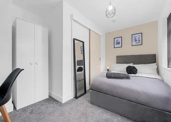 Morden En-suite - Close Cente & Etihad Stadium Homestay *