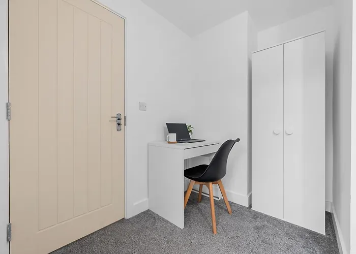 Morden En-suite - Close Cente & Etihad Stadium Manchester