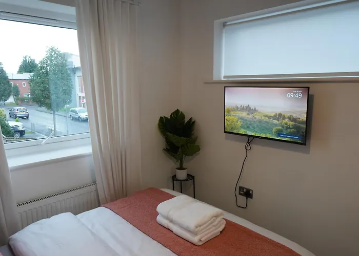 Luxury - Pick A - Free Parking & Kitchen Access, Near Etihad Stadium, The Coop Live & Piccadilly Station, Kwatera prywatna