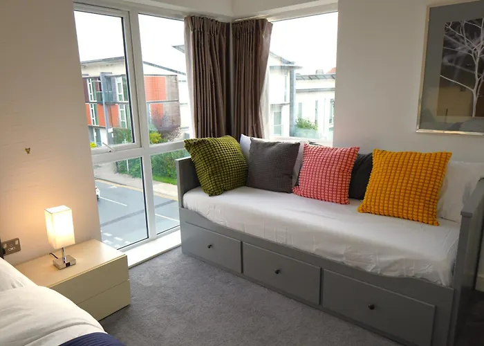 Luxury - Pick A - Free Parking & Kitchen Access, Near Etihad Stadium, The Coop Live & Piccadilly Station, Kwatera prywatna Manchester