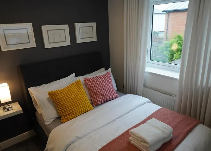 Kwatera prywatna Luxury - Pick A - Free Parking & Kitchen Access, Near Etihad Stadium, The Coop Live & Piccadilly Station, Manchester