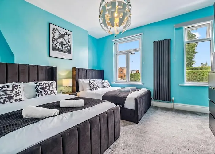 Dom wakacyjny Large 3bdr House By Vista Short Lets & Serviced Glasgow With Pool Table & Free Wifi Manchester