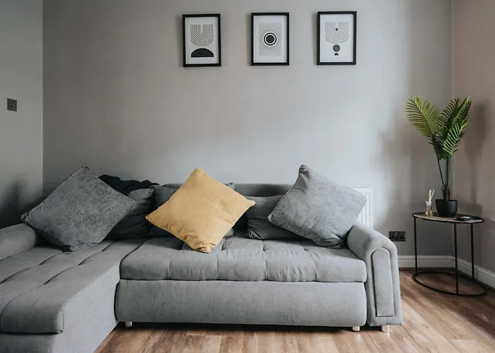 Apartman Vibrant & Spacious 3br House, Near & Salford Quays, Free Parking *