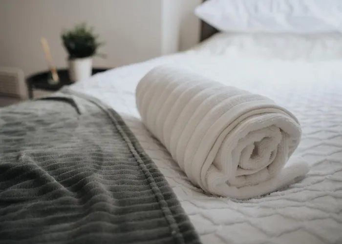 Vibrant & Spacious 3br House, Near & Salford Quays, Free Parking شقة