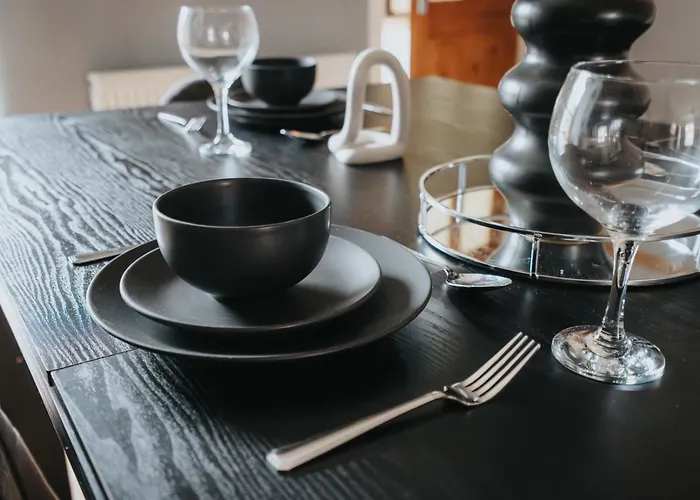 شقة Vibrant & Spacious 3br House, Near & Salford Quays, Free Parking *