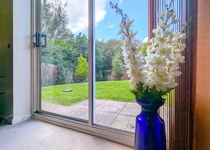 Spacious 4 Bed Riverside * Manchester