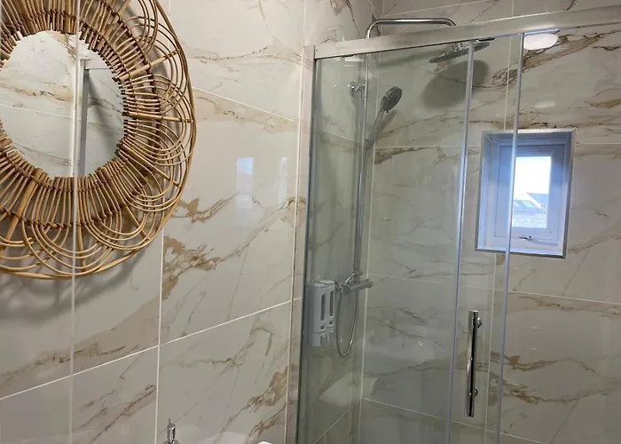 Apartment Affordably Elegant Close To Coop Live, Etihad Stadium And Centre *