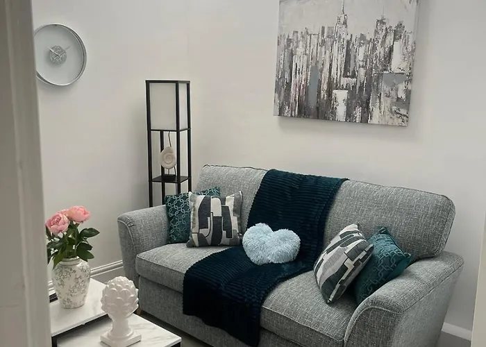 Affordably Elegant Close To Coop Live, Etihad Stadium And Centre Apartment