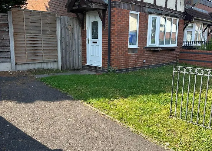 3 Bedroom Close To Stadium And Coop Live