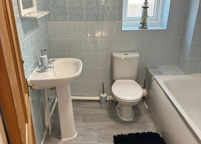 3 Bedroom Close To Stadium And Coop Live * מנצ'סטר