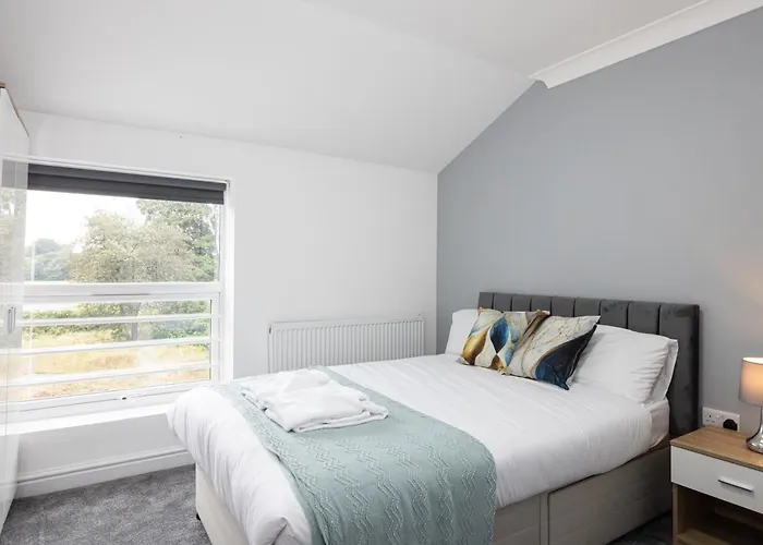 Huge 6br Sleeps 12 Near City! Dom wakacyjny *