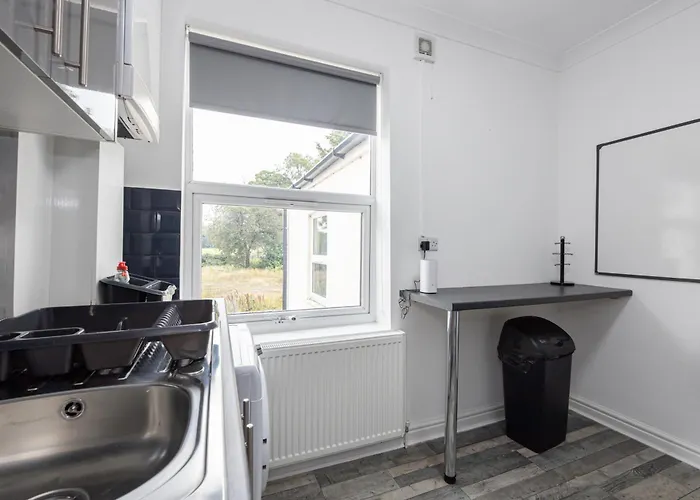 Dom wakacyjny Huge 6br Sleeps 12 Near City!