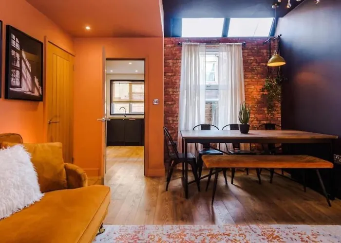 Industrial Design 4 Bed House