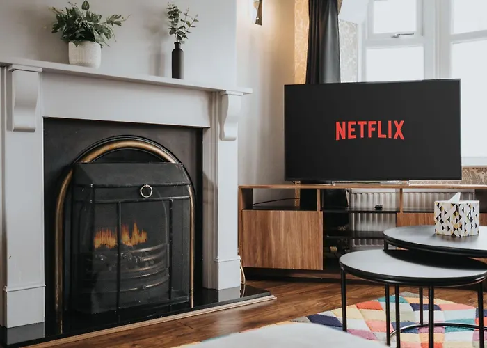 Business And Leisure With Free Parking *