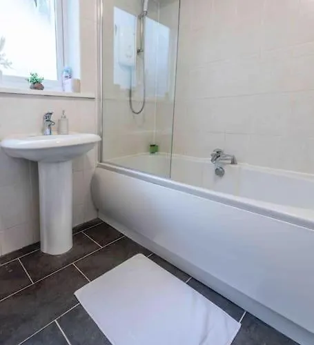 Beautiful, Peaceful, 5 Bedroom With Hot Tub! マンチェスター