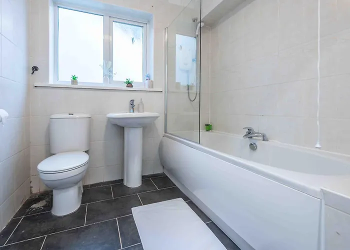 別荘 Beautiful, Peaceful, 5 Bedroom With Hot Tub!