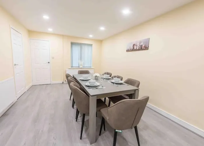 別荘 Beautiful, Peaceful, 5 Bedroom With Hot Tub!