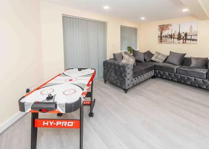 Beautiful, Peaceful, 5 Bedroom With Hot Tub! マンチェスター