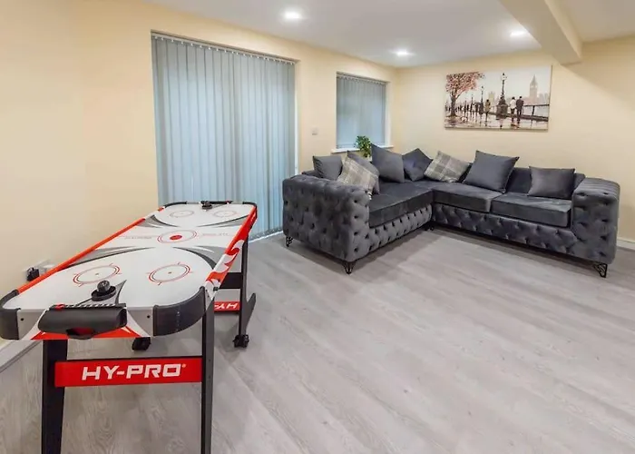 別荘 Beautiful, Peaceful, 5 Bedroom With Hot Tub!