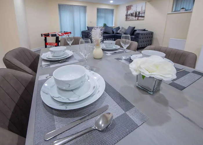 Beautiful, Peaceful, 5 Bedroom With Hot Tub! Prázdninový dům