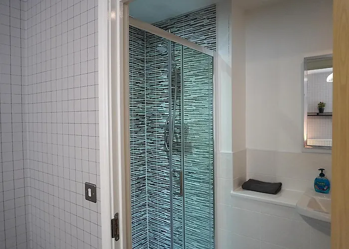 Rylance Luxury House - Free Parking Holiday home *